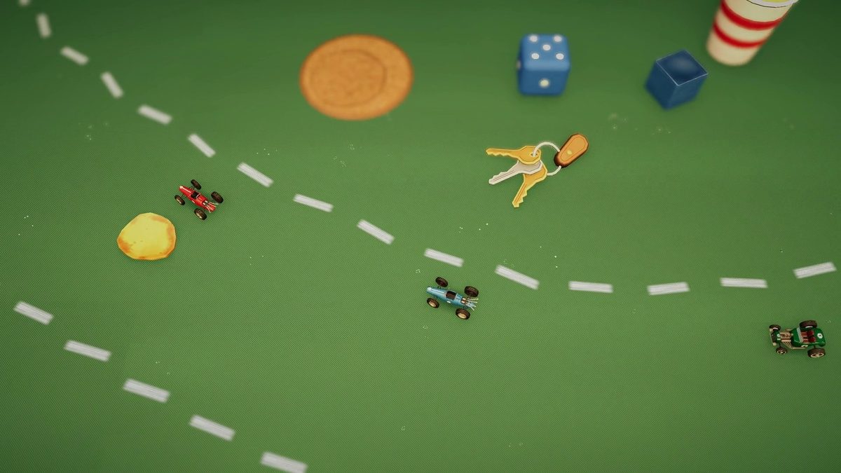 Carreras entre dados, llaves y una galleta sobre la mesa de juego